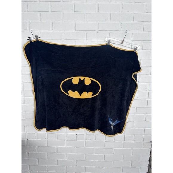 Batman Cape Blanket Doubles As A Cape Super Blanky One Small Hole As Pictured - Picture 2 of 13